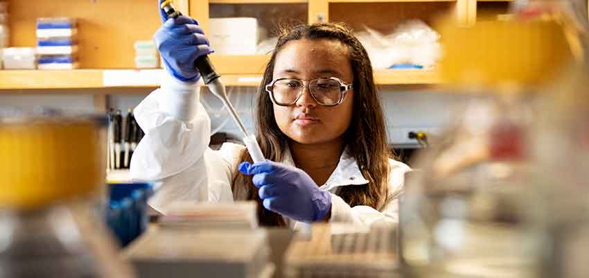 Imagen: Nueva prueba basada en orina detecta cáncer de próstata de alto grado (foto cortesía del Centro de Cáncer U-M Rogel)